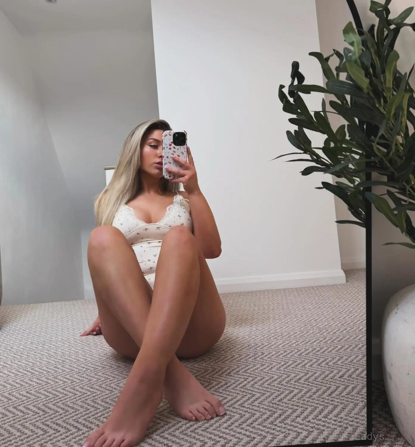 Ellalx0x, 29 years old Birmingham escort girl with big tits, height 160 sm, Weight 57 kg