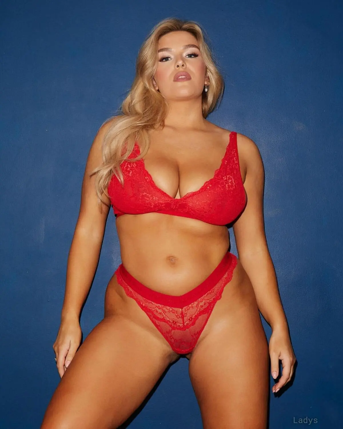 Paige Pilgrim, 32 years old Birmingham escort girl with big tits, height 173 sm, Weight 68 kg