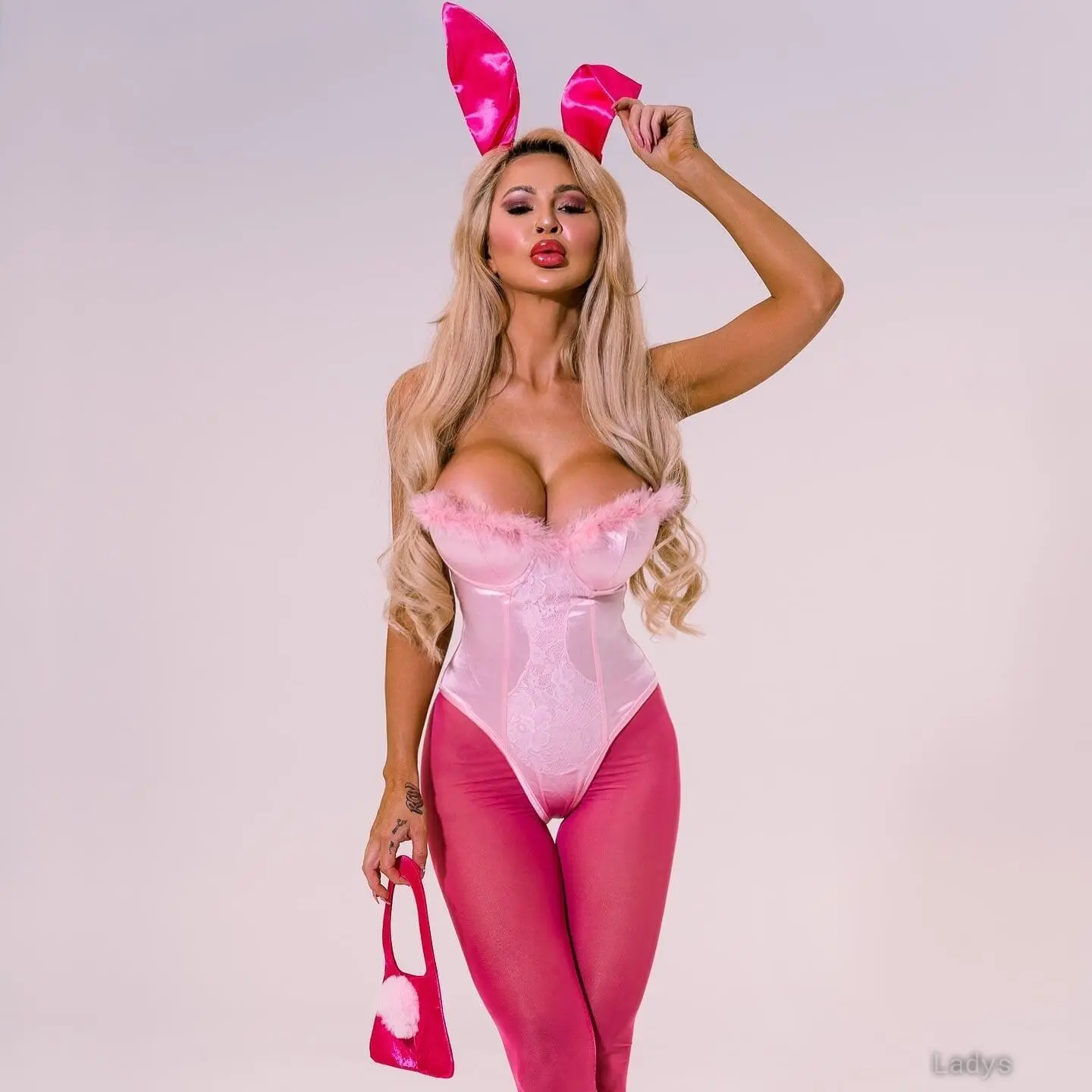 Stephanie Louise, 27 years old Birmingham escort girl with big tits, height 172 sm, Weight 58 kg