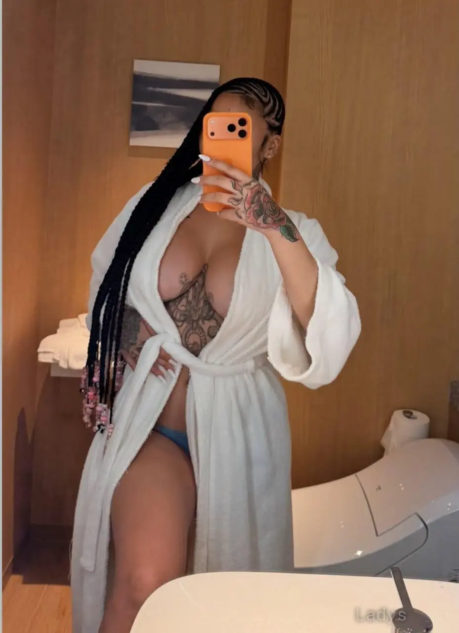 Tracy K, 28 years beautiful nude Birmingham escorts girl, height 164 sm, Weight 60 kg