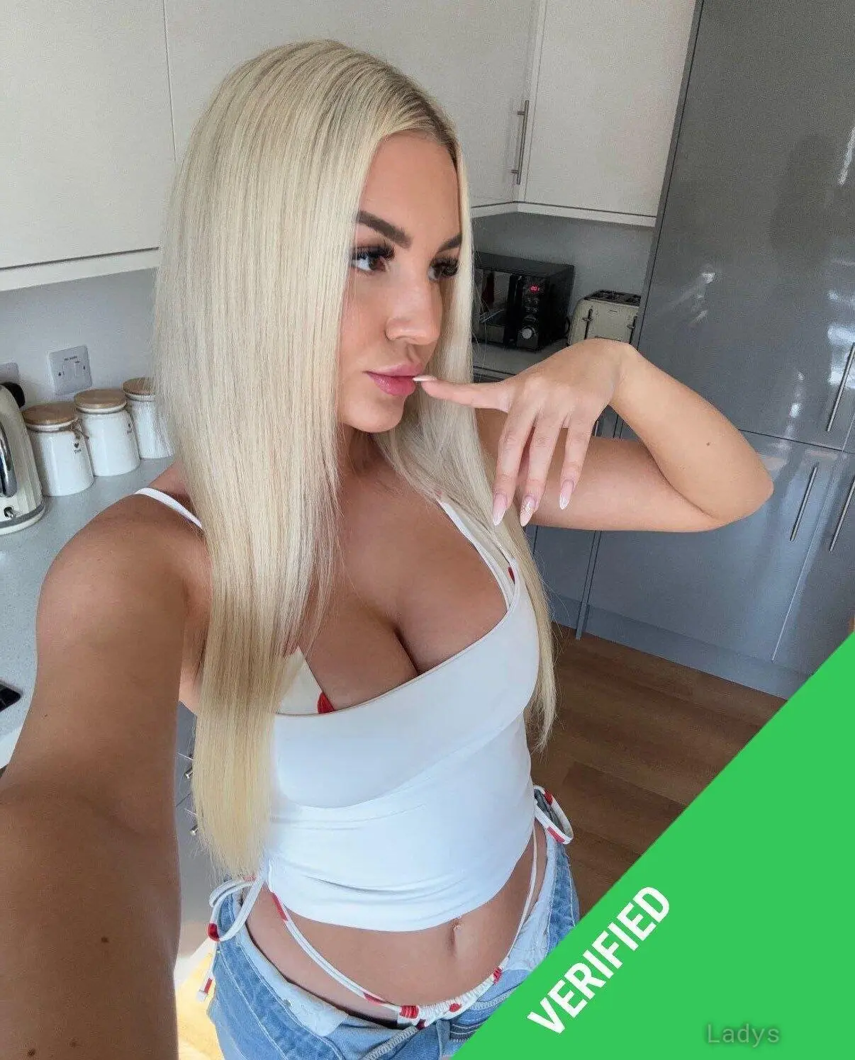 ✪ VIP Belvida Rosine Bochum, 25 years asian escorts girl, height 175 sm, Weight 60 kg, Bochum eacort