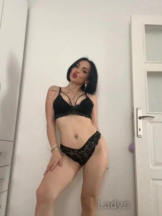 Umay, 23 years old Bodrum escort girl with big tits, height 168 sm, Weight 57 kg