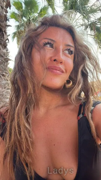 Elena, 23 years beautiful nude Bodrum escorts girl, height 170 sm, Weight 69 kg