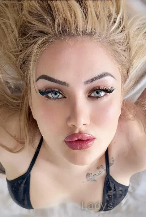 Reinatho, 26 years beautiful nude Bodrum escorts girl, height 173 sm, Weight 79 kg