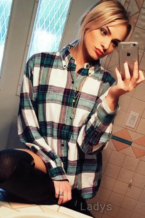 Alexa, 29 years beautiful nude Bologna escorts girl, height 169 sm, Weight 49 kg