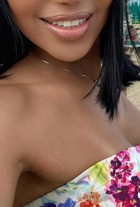 Flavinha, 35 years beautiful nude Bologna escorts girl, height 173 sm, Weight 66 kg