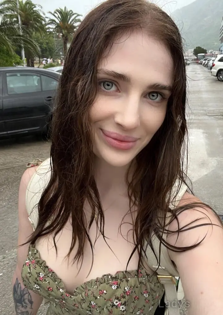 Escorte, 27 years beautiful nude Bordeaux escorts girl, height 127 sm, Weight 44 kg
