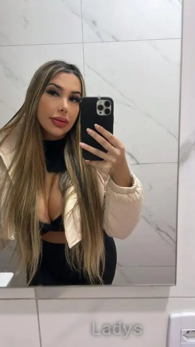 ISIS REIS, 24 years beautiful nude Bordeaux escorts girl, height 164 sm, Weight 60 kg