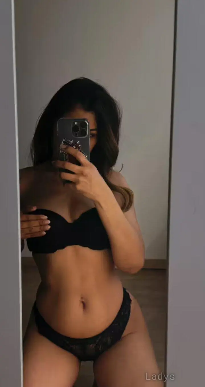 Pamela, 26 years beautiful nude Bordeaux escorts girl, height 183 sm, Weight  kg