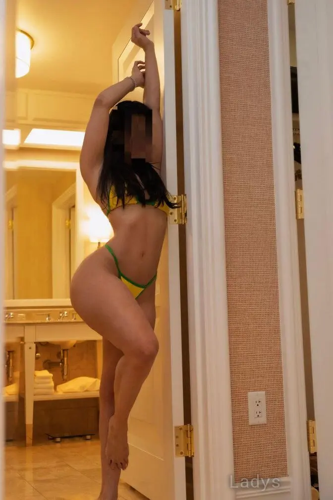 Bianca Brazilian, 26 years beautiful nude Boston escorts girl, height 157 sm, Weight 51 kg