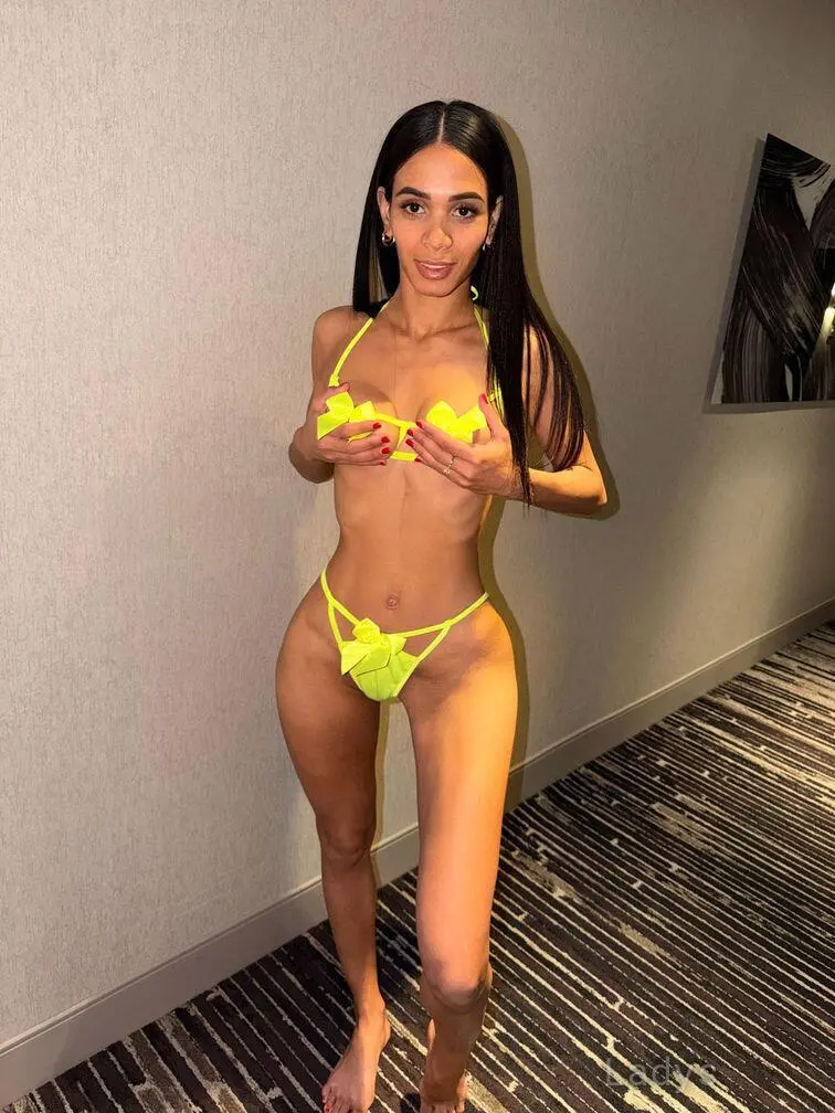 Carolina, 26 years beautiful nude Boston escorts girl, height 160 sm, Weight 50 kg