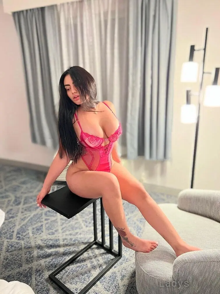 Catalina, 23 years beautiful nude Boston escorts girl, height 160 sm, Weight 57 kg
