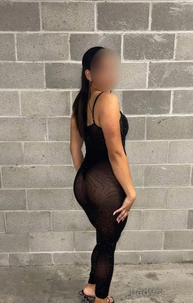 Honey, 22 years beautiful nude Boston escorts girl, height 175 sm, Weight 75 kg