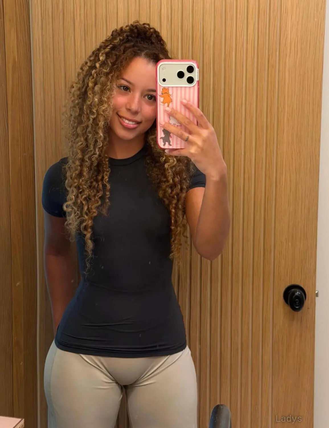 I’m Camilla, i squirt availabl in Boston, 27 years beautiful nude Boston escorts girl, height 163 sm, Weight 52 kg