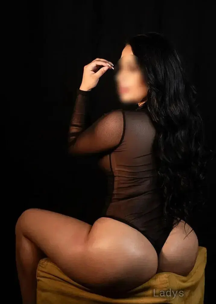 Lauren, 28 years beautiful nude Boston escorts girl, height 165 sm, Weight 61 kg