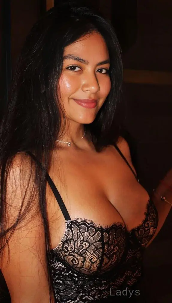 Sol Mendez, 22 years beautiful nude Boston escorts girl, height 166 sm, Weight 56 kg