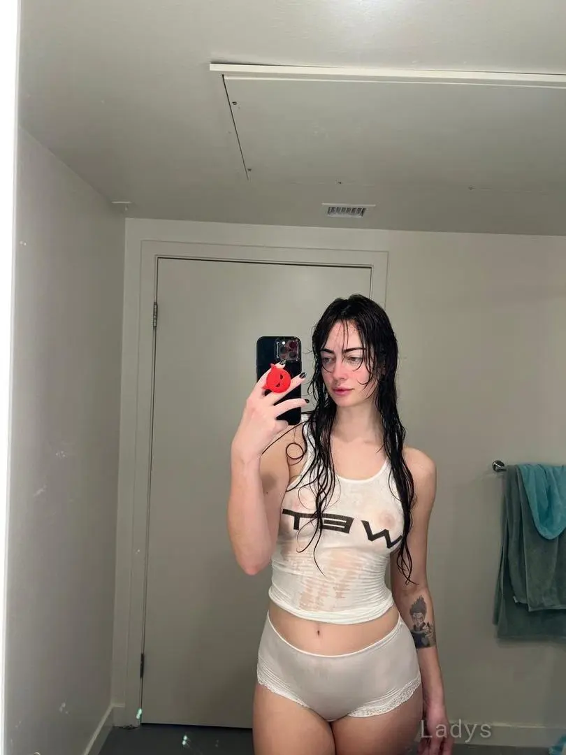 Chloe, 24 years old Brighton escort girl with big tits, height 152 sm, Weight  kg