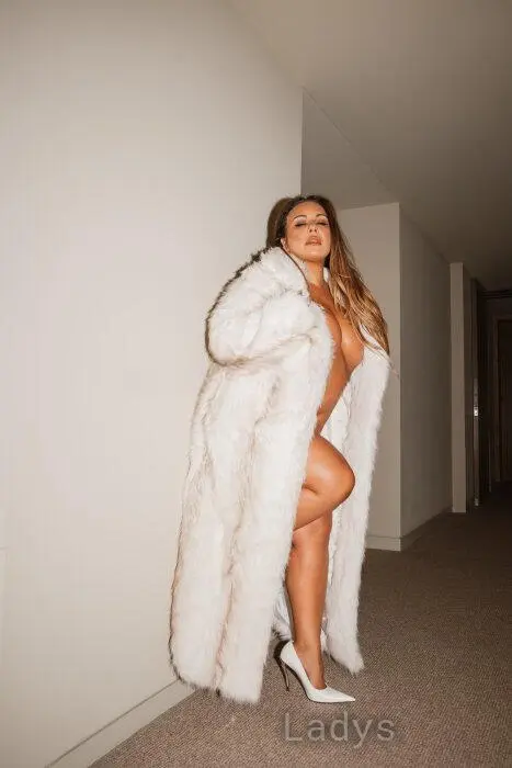 Alessia Vale, 43 years beautiful nude Brisbane escorts girl, height 158 sm, Weight 79 kg