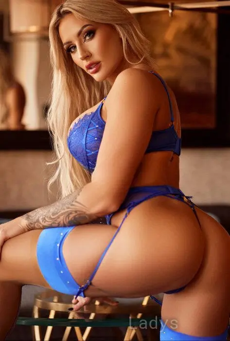 Ruby Tuesday, 30 years beautiful nude Brisbane escorts girl, height 170 sm, Weight 75 kg