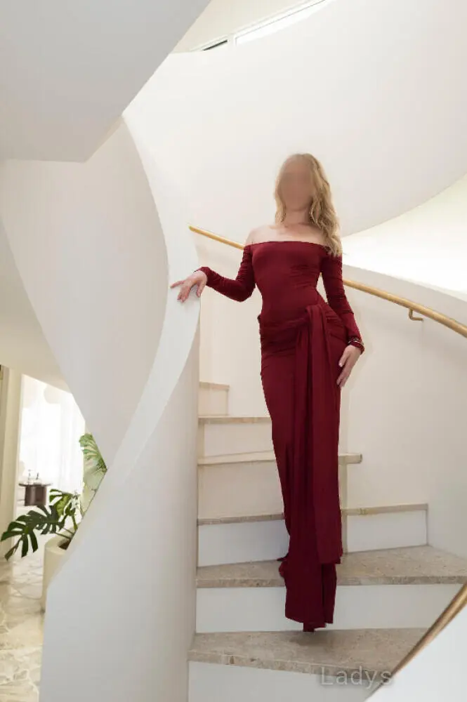 Sophia Elise, 25 years beautiful nude Brisbane escorts girl, height 157 sm, Weight 54 kg