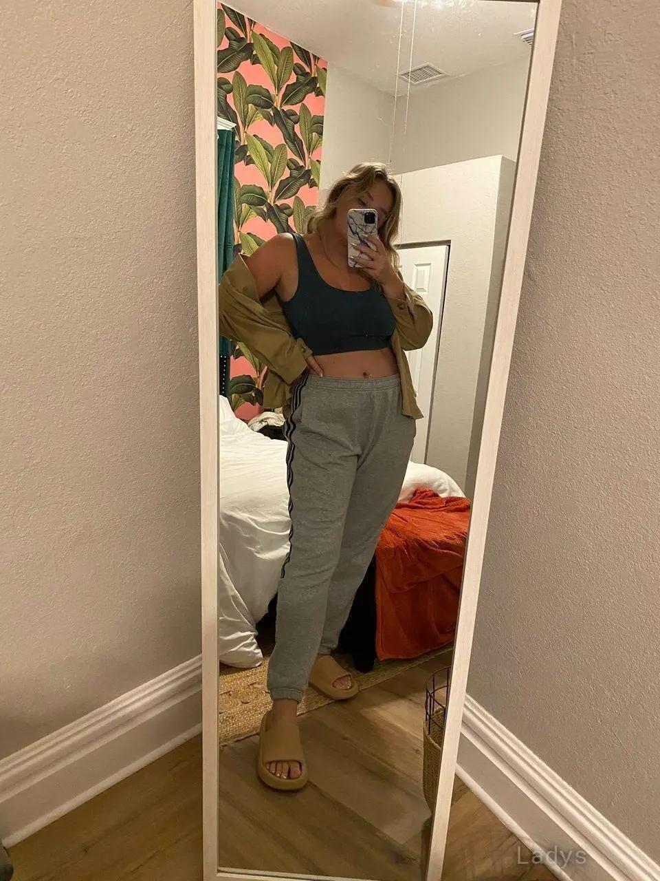 Ella,  years old Bristol escort girl with big tits, height  sm, Weight  kg