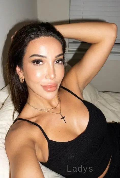 Emma Cat, 26 years beautiful nude Bristol escorts girl, height 167 sm, Weight 52 kg