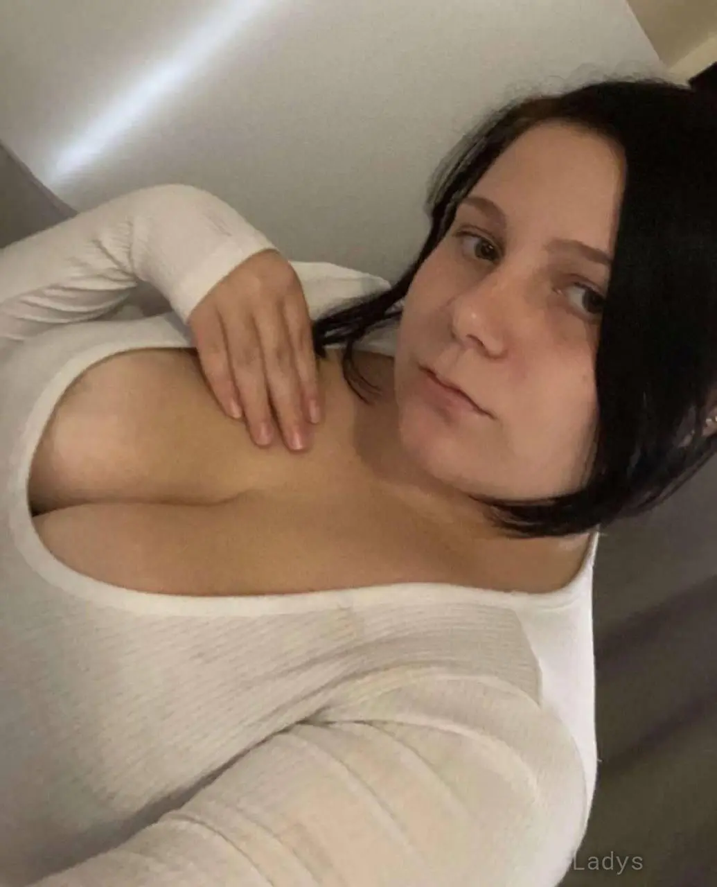 Alessandra, 23 years beautiful nude Brooklyn escorts girl, height 161 sm, Weight 71 kg