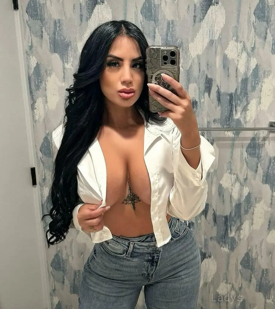 Luna, 24 years beautiful nude Brooklyn escorts girl, height 159 sm, Weight 60 kg