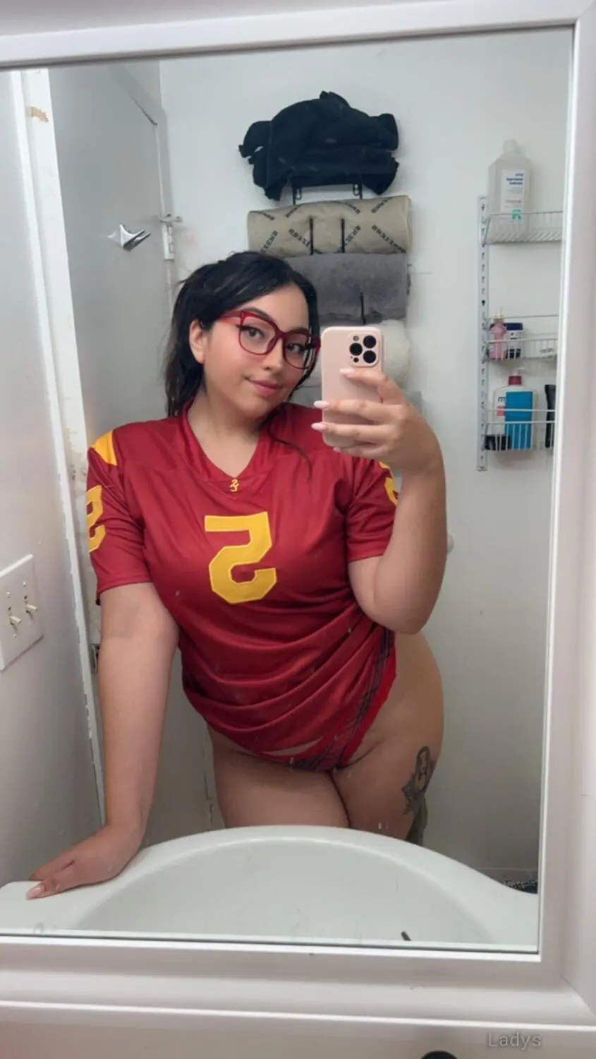 Michelle, 24 years beautiful nude Brooklyn escorts girl, height 167 sm, Weight 40 kg