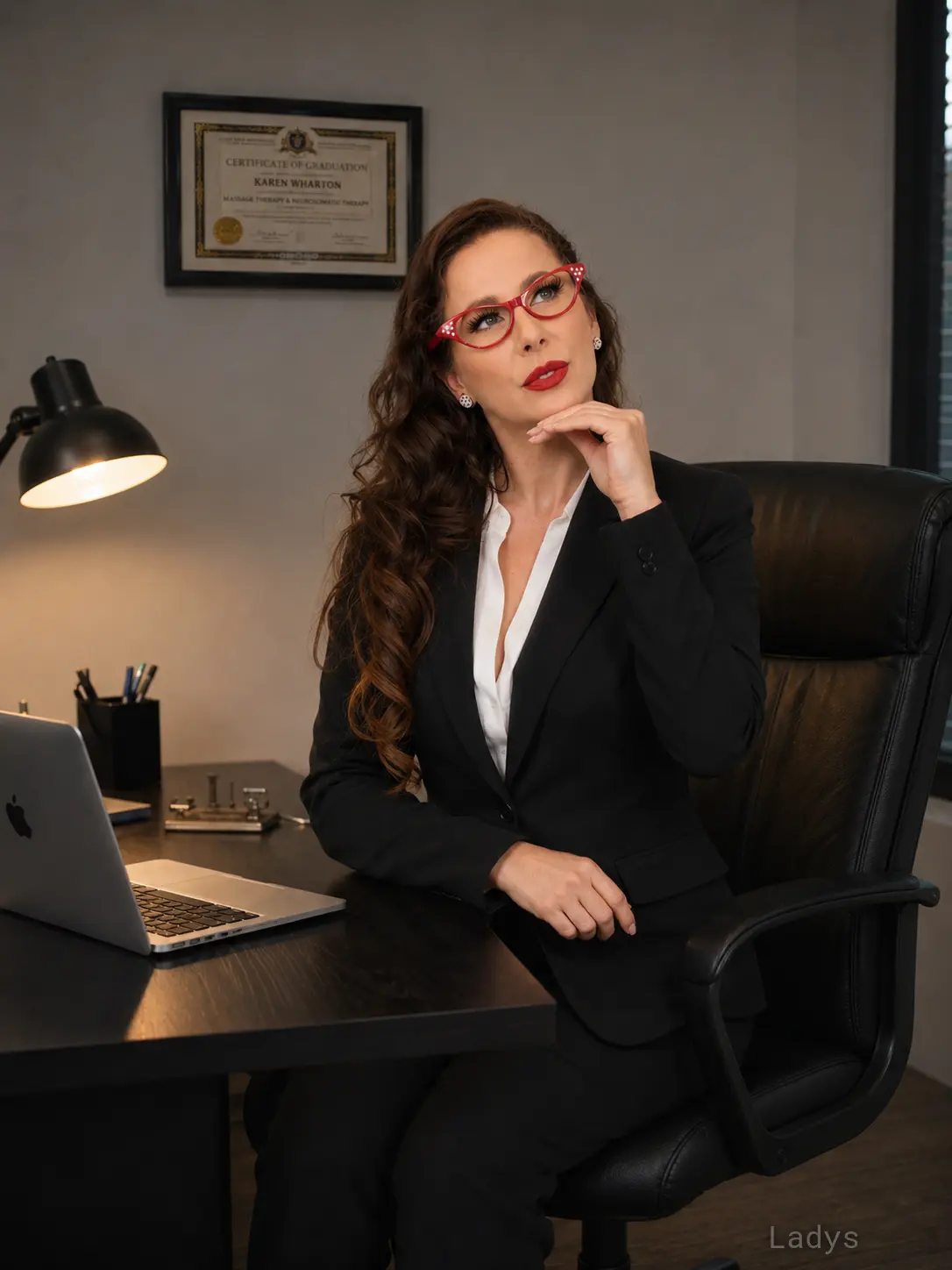 Karen Wharton, 36 years beautiful nude Brownsville escorts girl, height 173 sm, Weight 55 kg