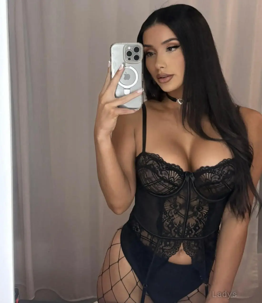 doar deplasari, 24 years old Bucharest escort girl with big tits, height 171 sm, Weight 62 kg