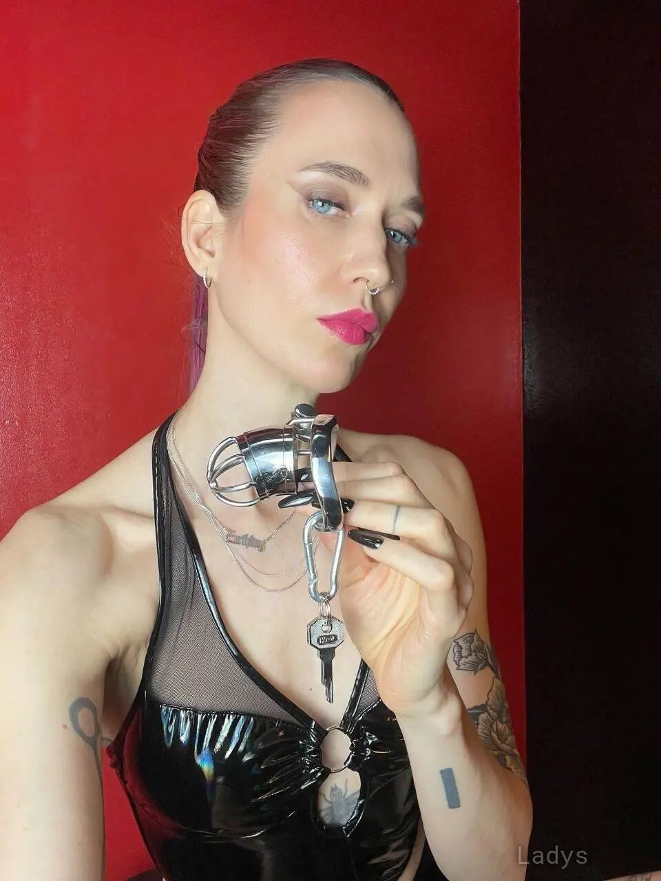 Yuna, 32 years old Bucharest escort girl with big tits, height 178 sm, Weight kg
