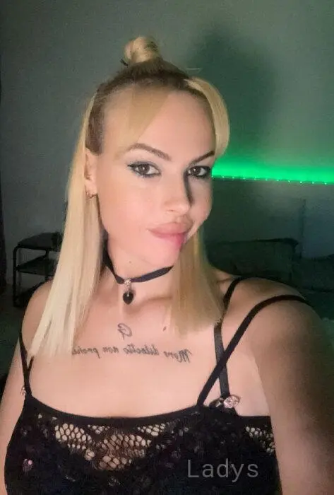 Adriana, 23 years beautiful nude Bucharest escorts girl, height 171 sm, Weight 57 kg
