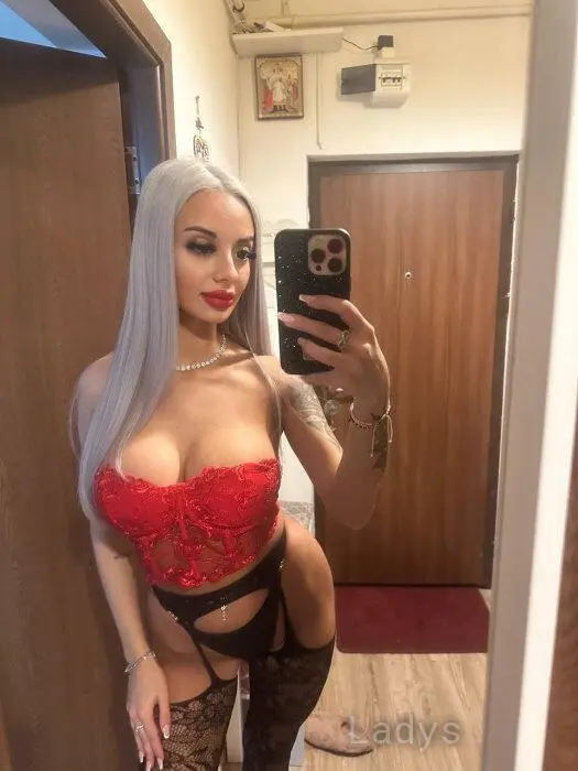 Anca, 25 years beautiful nude Bucharest escorts girl, height 168 sm, Weight 54 kg