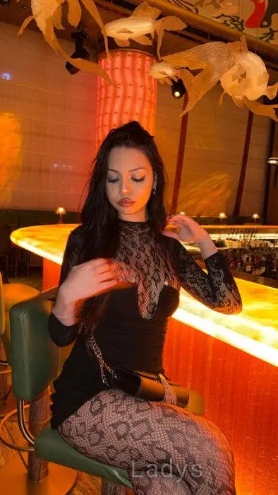 Bella, 20 years beautiful nude Bucharest escorts girl, height 170 sm, Weight 53 kg