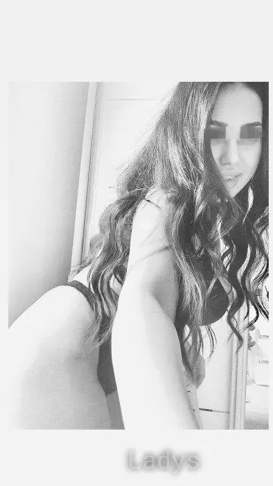 Briana, 26 years beautiful nude Bucharest escorts girl, height 160 sm, Weight 60 kg