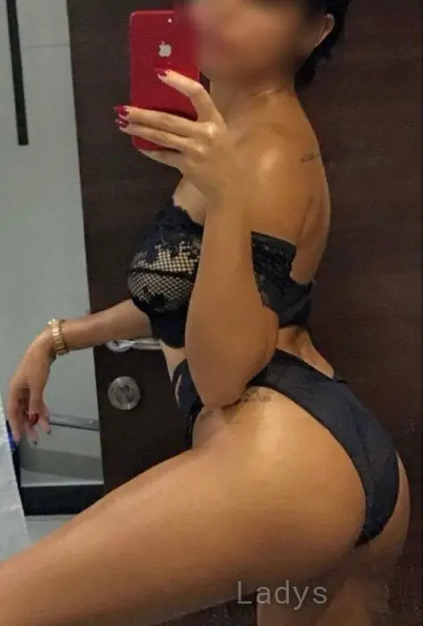 Cleo, 28 years beautiful nude Bucharest escorts girl, height 164 sm, Weight 61 kg