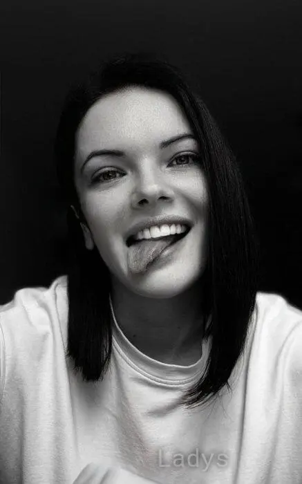 Jana, 22 years beautiful nude Bucharest escorts girl, height 167 sm, Weight 58 kg