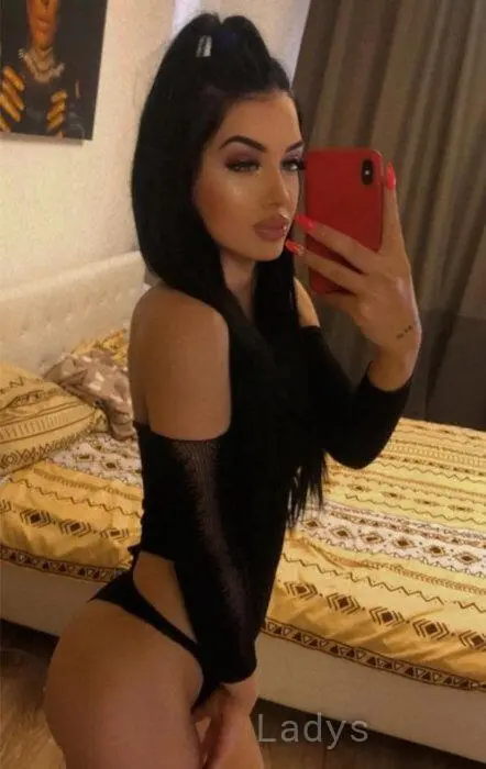 Patricia, 27 years beautiful nude Bucharest escorts girl, height 160 sm, Weight 51 kg
