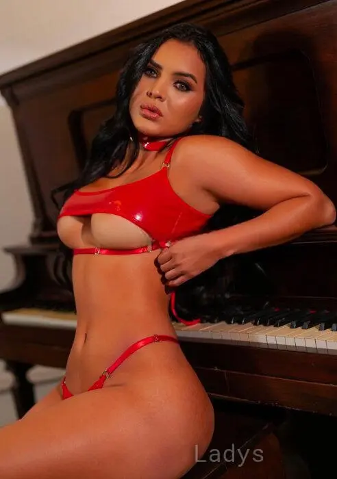 Annie, 22 years beautiful nude Budapest escorts girl, height 160 sm, Weight 55 kg