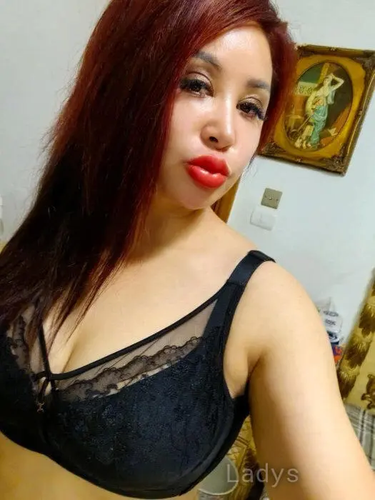 Simi, 34 years old Budva escort girl with big tits, height 164 sm, Weight 56 kg