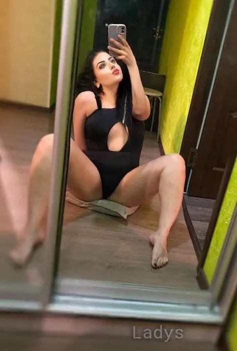 Kriss, 30 years beautiful nude Budva escorts girl, height 171 sm, Weight 59 kg