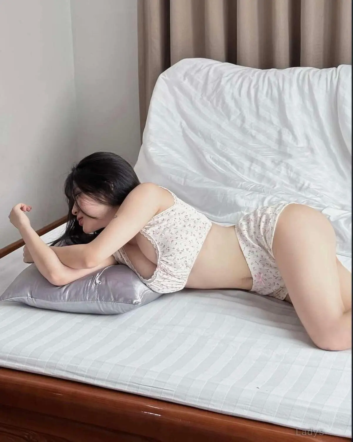 Mili, 22 years sexy hot local Budva excorts girl, height 165 sm, Weight 50 kg