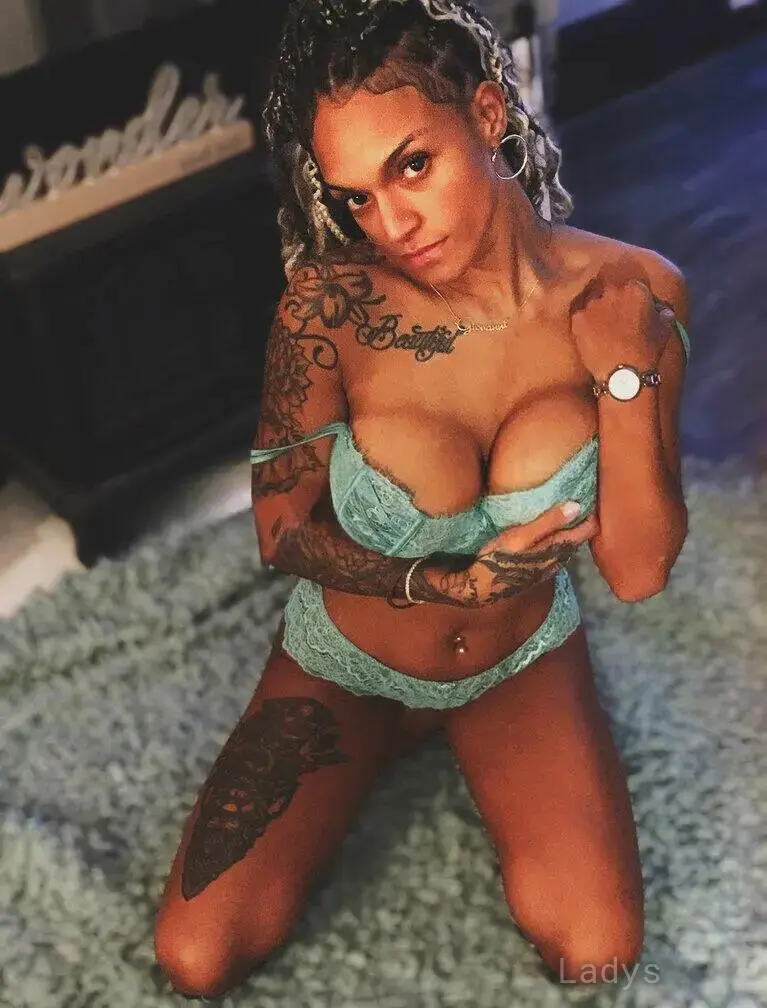 Jiss, 25 years beautiful nude Buffalo escorts girl, height 160 sm, Weight 55 kg