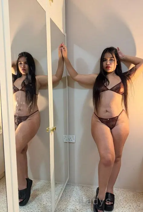 Lakshmi, 24 years beautiful nude Bugibba escorts girl, height 151 sm, Weight 76 kg