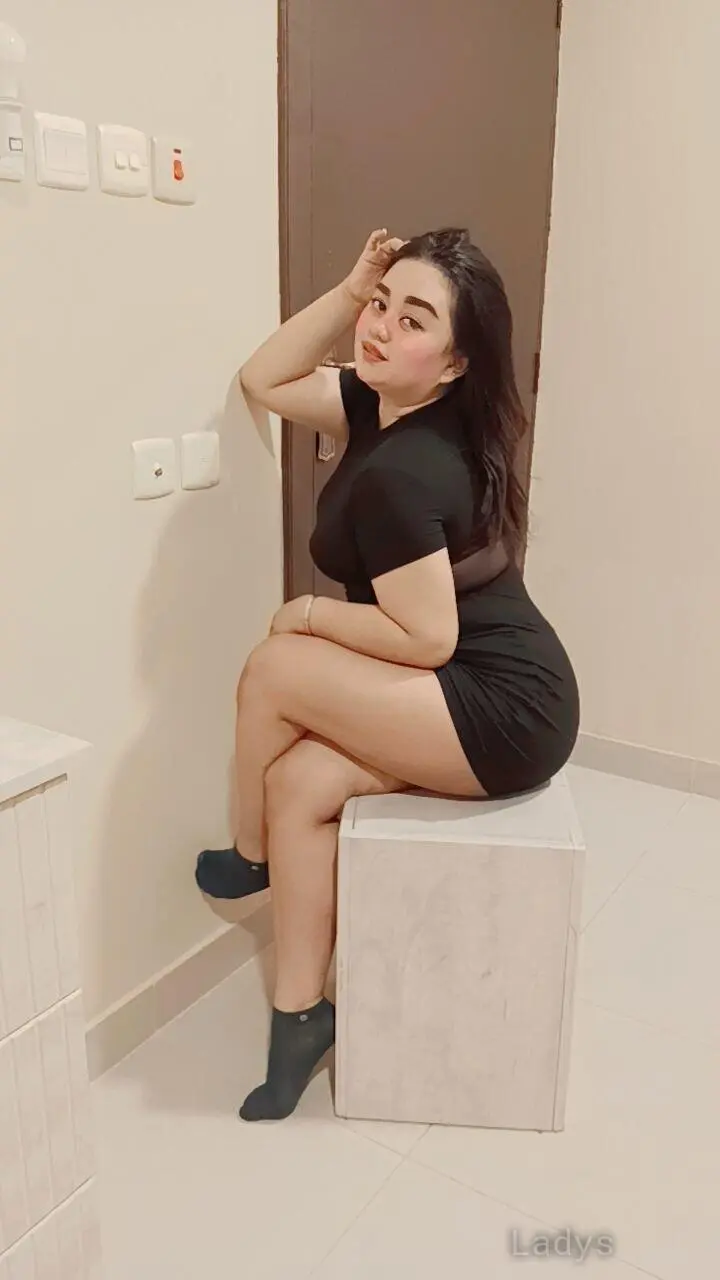 Mira, 24 years old Buraidah escort girl with big tits, height 170 sm, Weight kg
