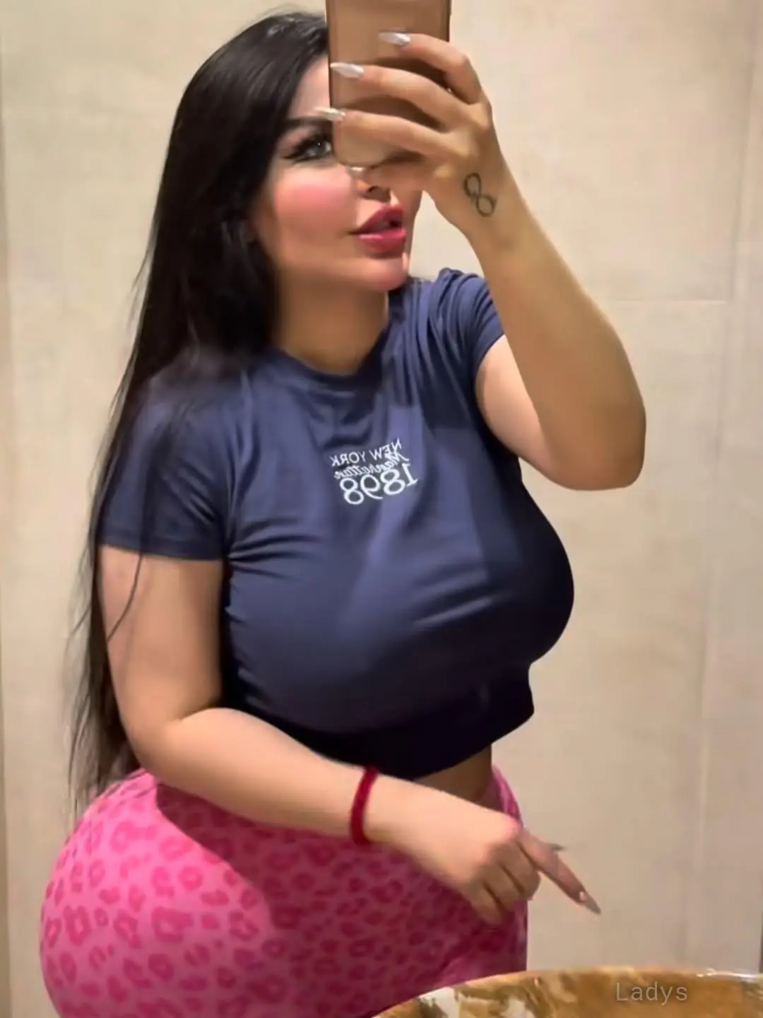 Noor, 24 years beautiful nude Buraidah escorts girl, height 163 sm, Weight  kg