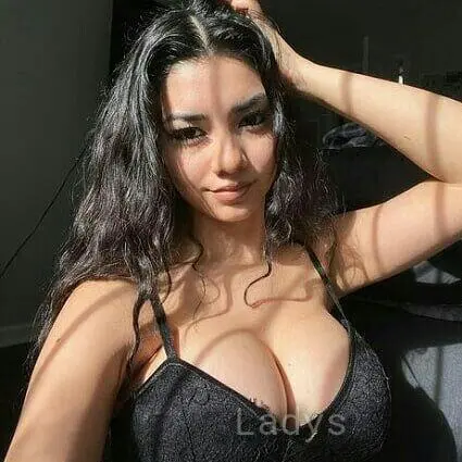 Rencontre sexe, 25 years beautiful nude Cachan escorts girl, height 175 sm, Weight 52 kg