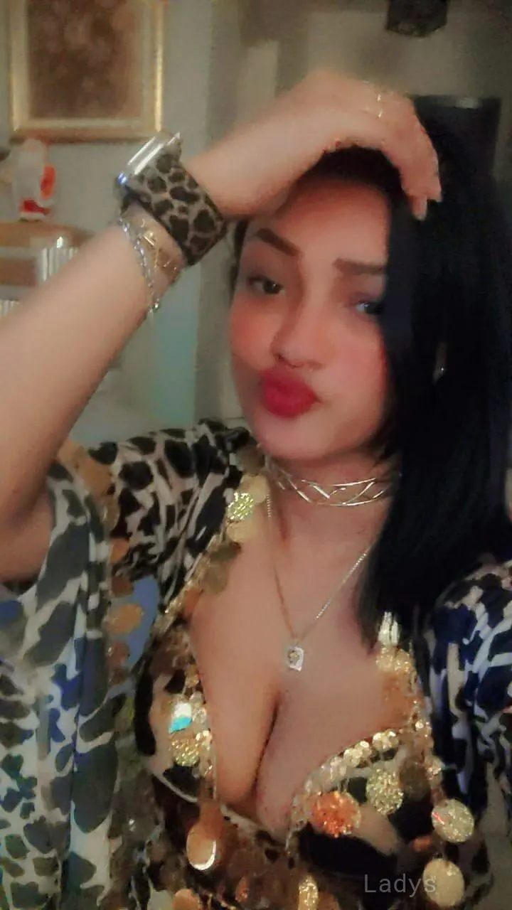 Donia, 20 years old Cairo escort girl with big tits, height 160 sm, Weight  kg