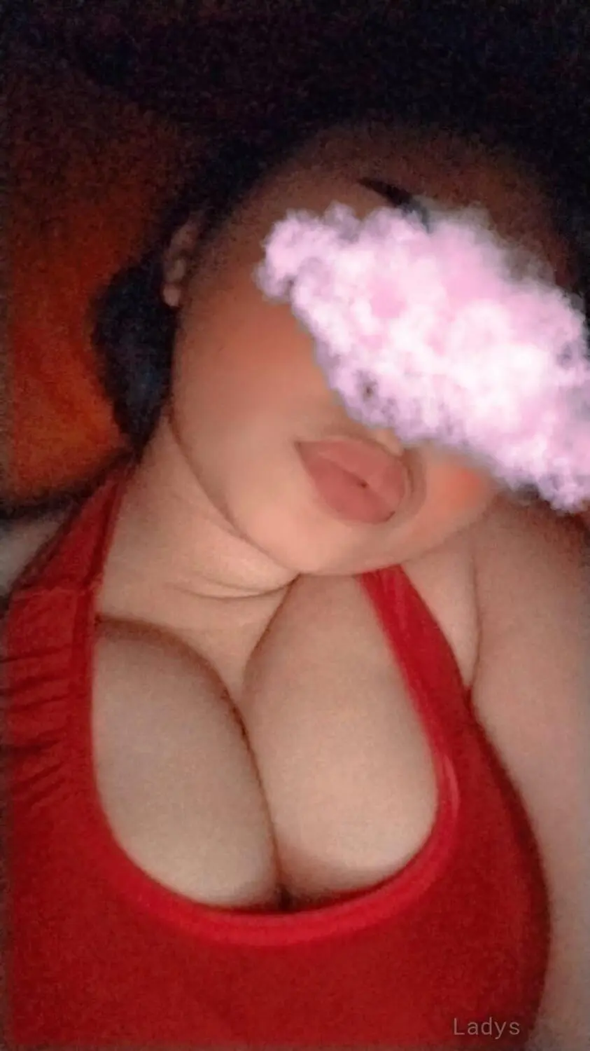 Habiba, 26 years old Cairo escort girl with big tits, height 150 sm, Weight kg